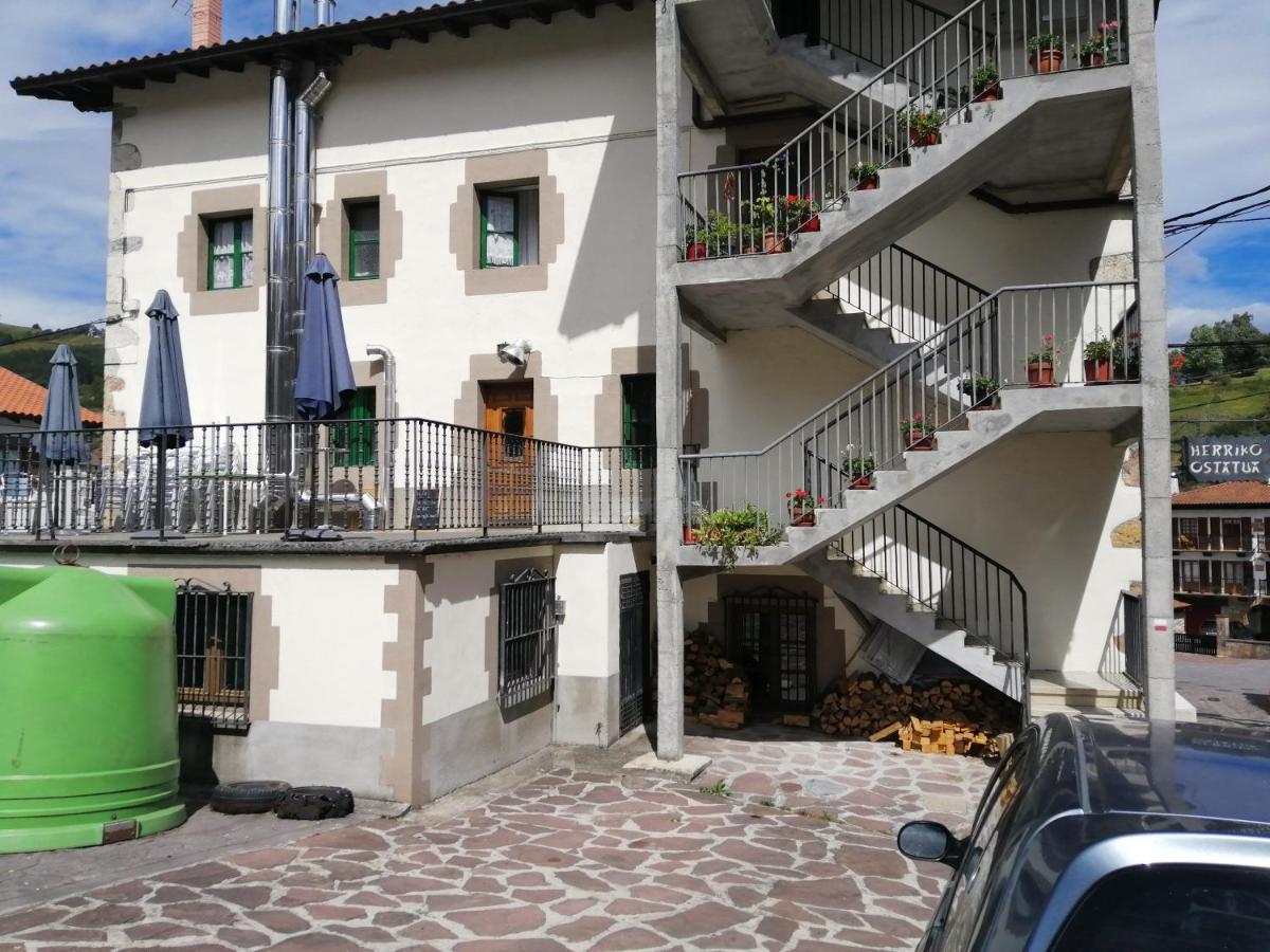 Labaiengo Ostatua Hotel Beinza-Labayen Exterior foto